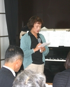 写真　中村さんの思い出を語る妹の大西さん